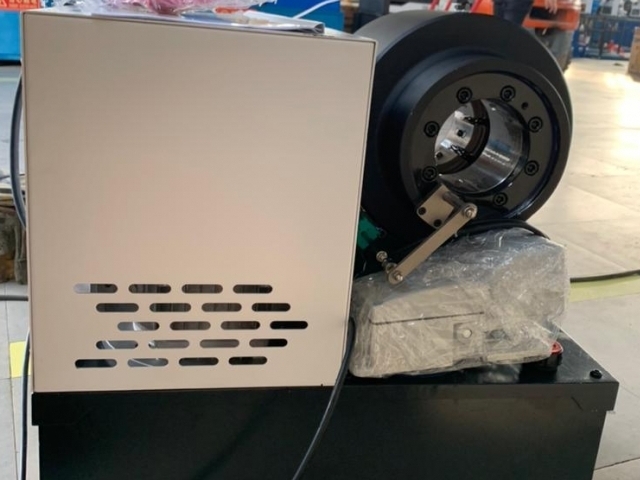 Máquina de prensar mangueras